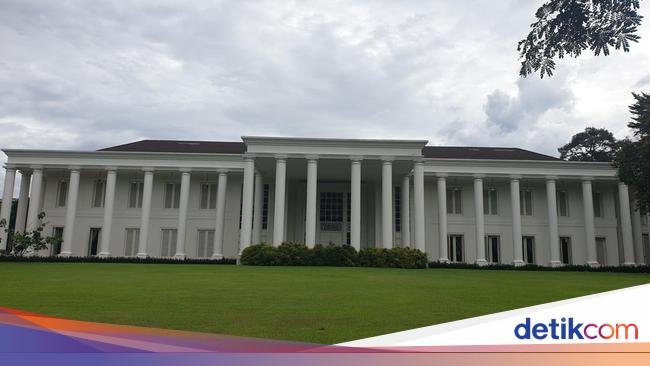 Eksplorasi Kediaman Jeroan Putih di Bogor: Keanggunan Rumah Joglo dengan Fasilitas Lift