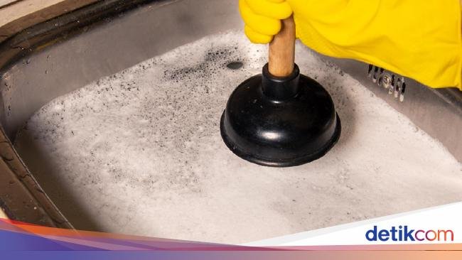 5 Solusi Ampuh Mengatasi Saluran Air Tersumbat di Rumah yang Membuat Kepala Pening!