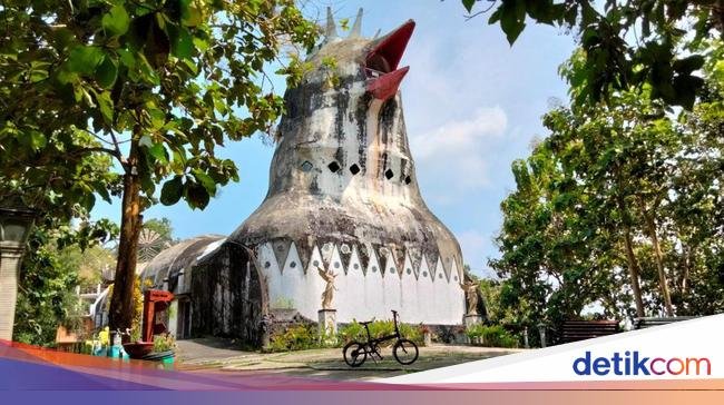 Bangunan yang Dikenal sebagai 'Gereja Ayam': Mengungkap Makna yang Tersembunyi