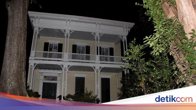 Mencari Uang dengan Berani, Pemuda Ini Menawarkan Bisnis Sertifikasi Rumah Anti Hantu