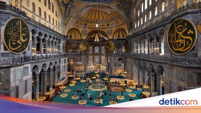 Keagungan Arsitektur Masjid Hagia Sophia: Metamorfosis dari Gereja Ortodoks